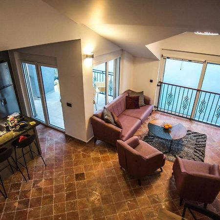 Modern Waterfront 3-Bed Apartment Donja Kostanjica Exterior foto